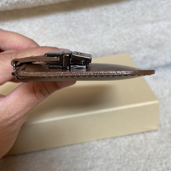 danier small leather wallet with key ring - Picture 4 of 5